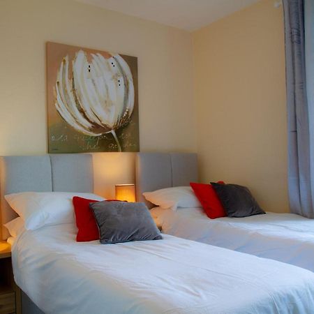 Carvetii - Fox House - 1St Floor Flat Sleeps Up To 8 Apartment Dunfermline Exterior photo